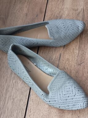 Seychelles Perforated Slip-On Flats in Taupe 7w